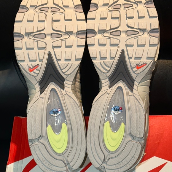 Nike Air Max Tailwind IV 4 Men's Size 11.5 US New w Box CJ0784 700 - Picture 7 of 9